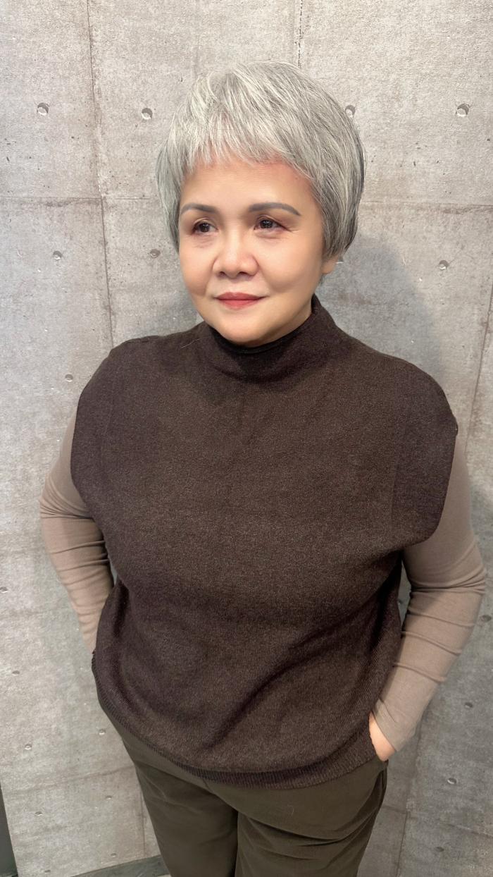 極短髮 白髮共存