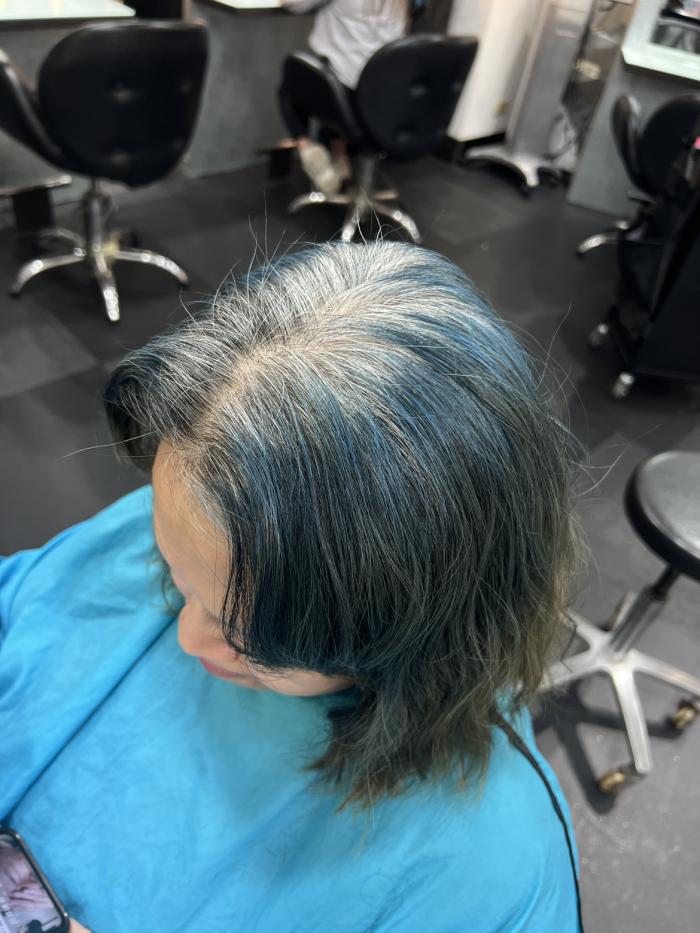 color月光灰漸層線條設計