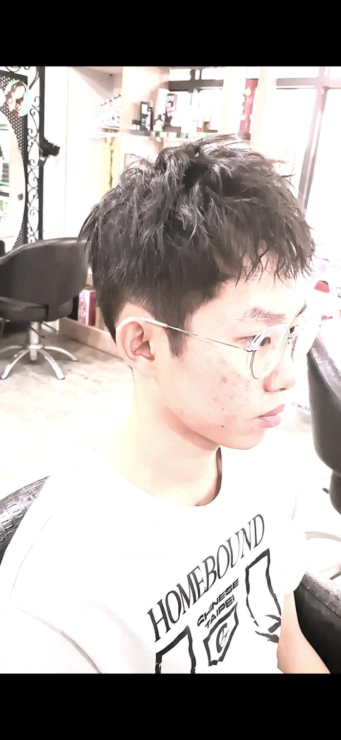 男生螺旋髮根燙